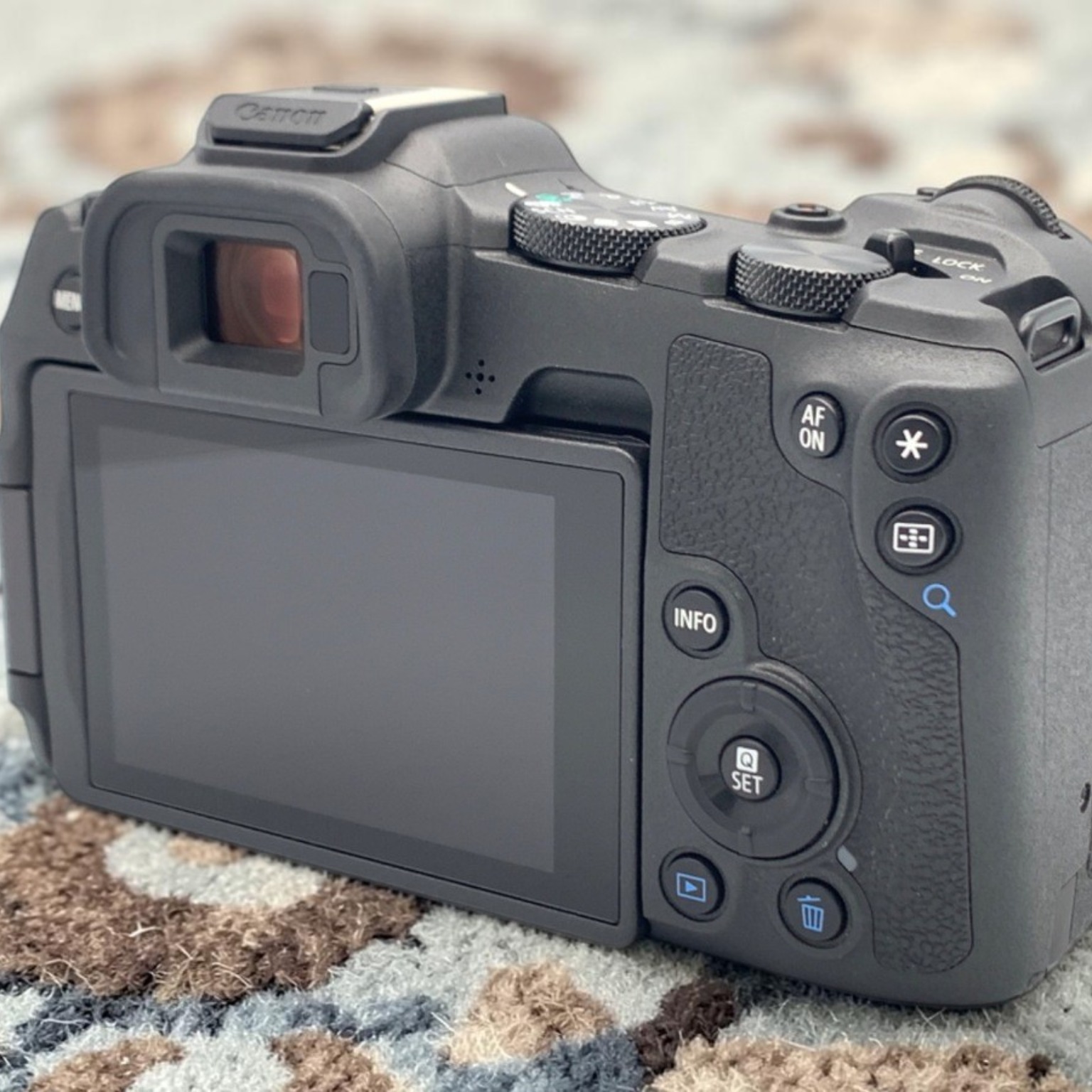 Canon EOS R8 ボディの新品/中古の在庫一覧 | みんなのカメラ