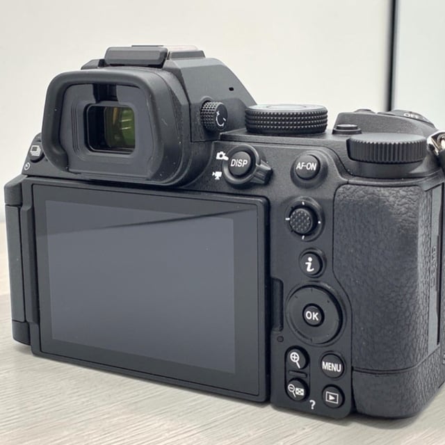 Z5II ボディ