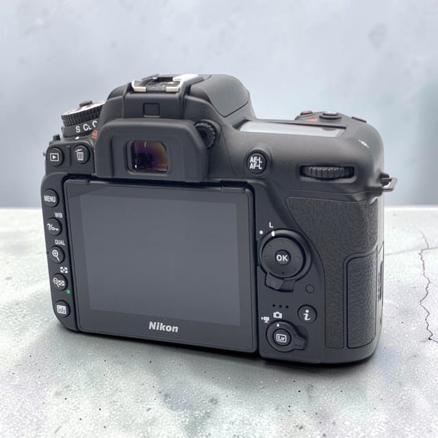 D7500 ボディ
