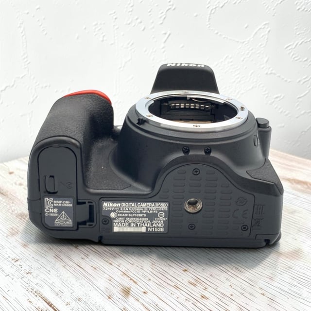 D5600 ボディ