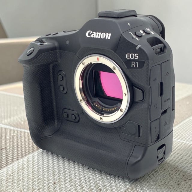 EOS R1 ボディ