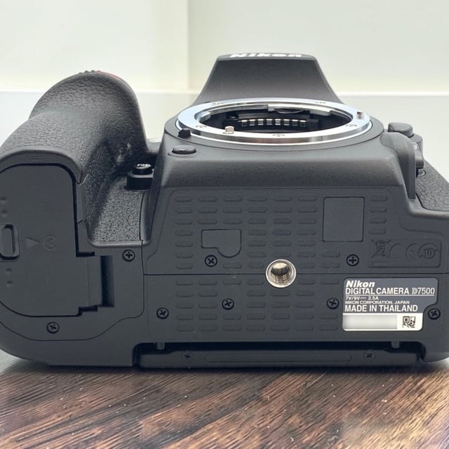 D7500 ボディ