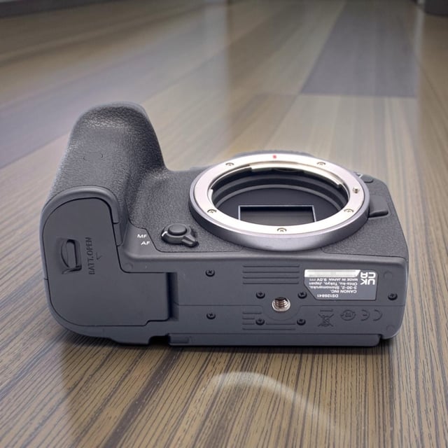 EOS R7 ボディ