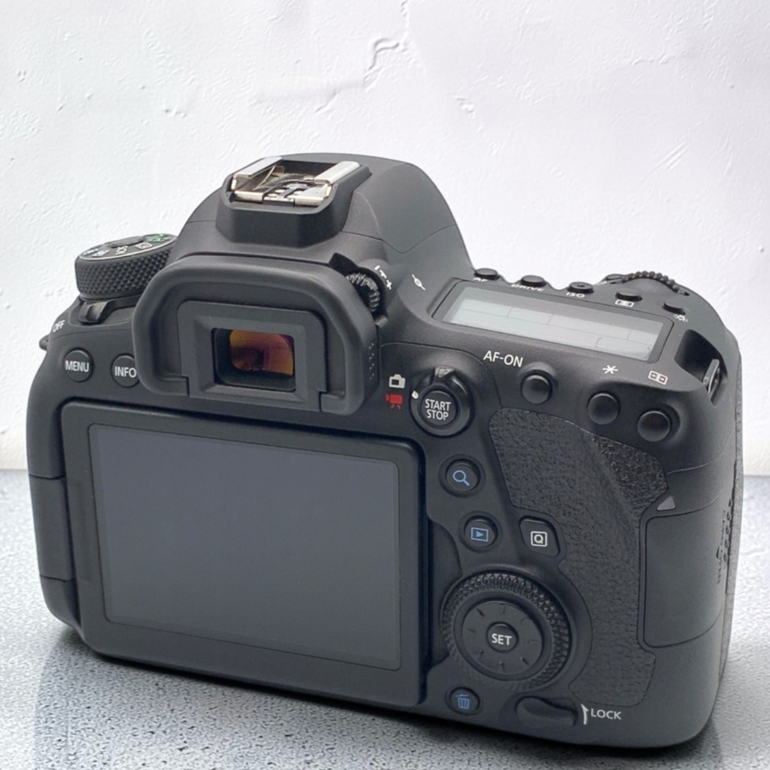 Canon(キヤノン) EOS 6D(イオス 6D)シリーズ 新作/中古カメラを探す