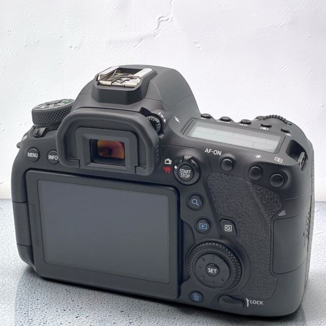 EOS 6D Mark II ボディ