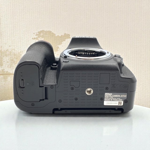 D7500 ボディ