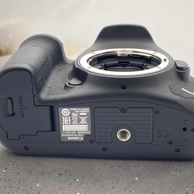 EOS 7D Mark II ボディ