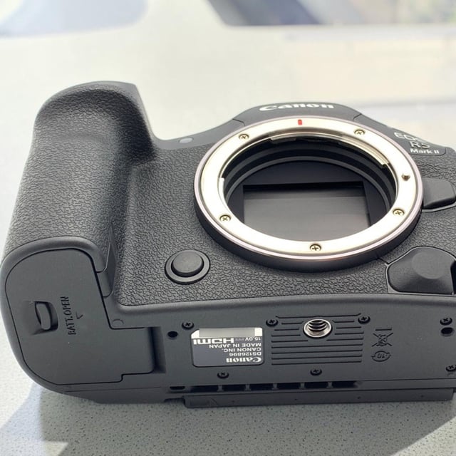 EOS R5 Mark II ボディ
