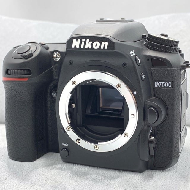 D7500 ボディ
