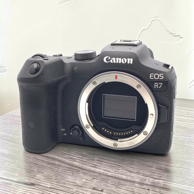 EOS R7 ボディ