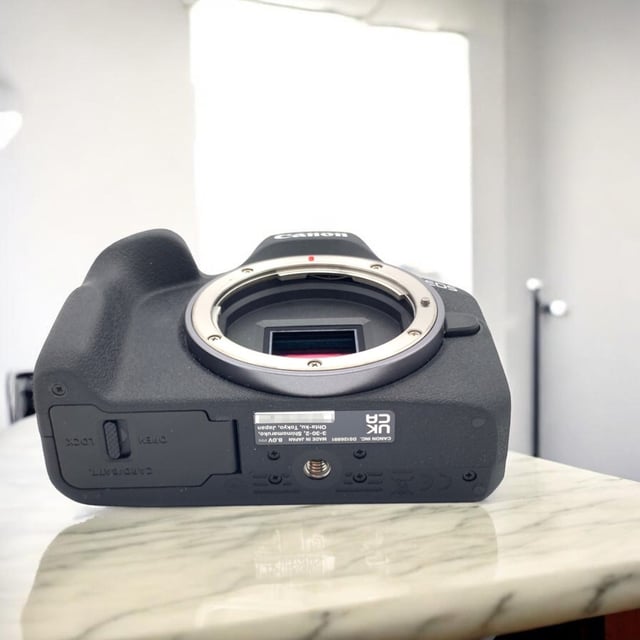 EOS R100 ボディ