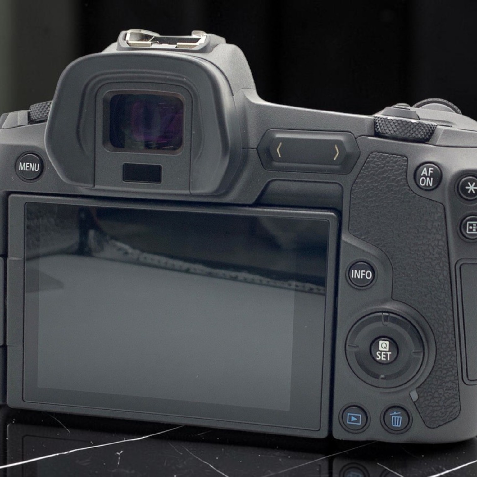 Canon EOS M3 ボディ EVFキット 