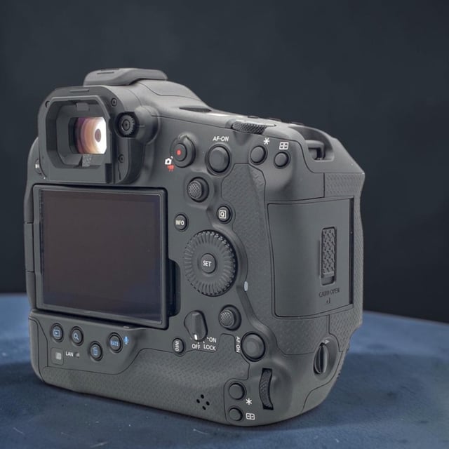 EOS R1 ボディ