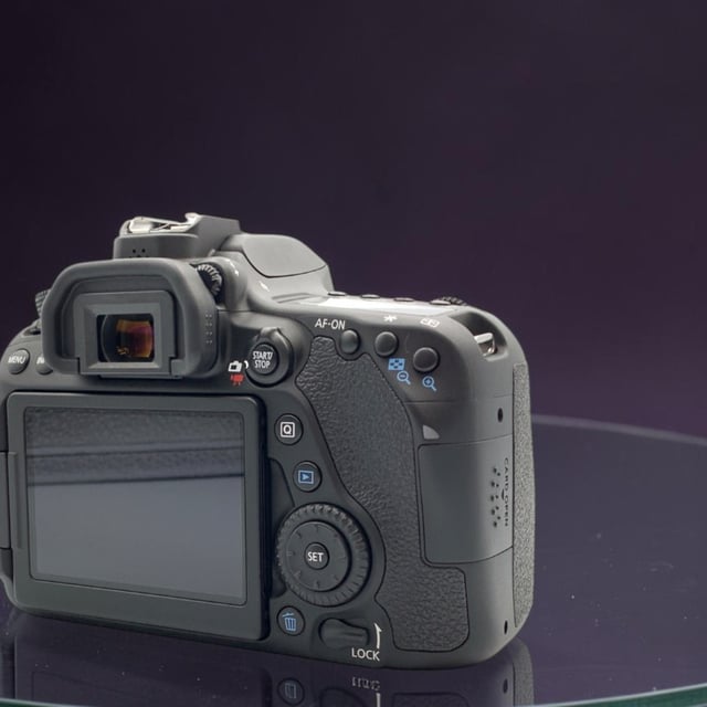 EOS 80D ボディ