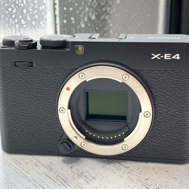 X-E4 ボディ