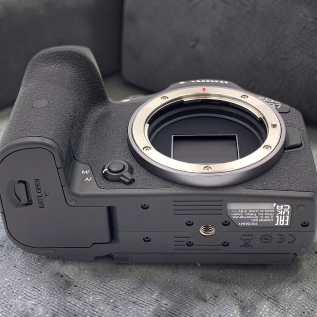 EOS R7 ボディ