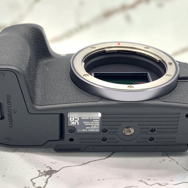 EOS R8 ボディ