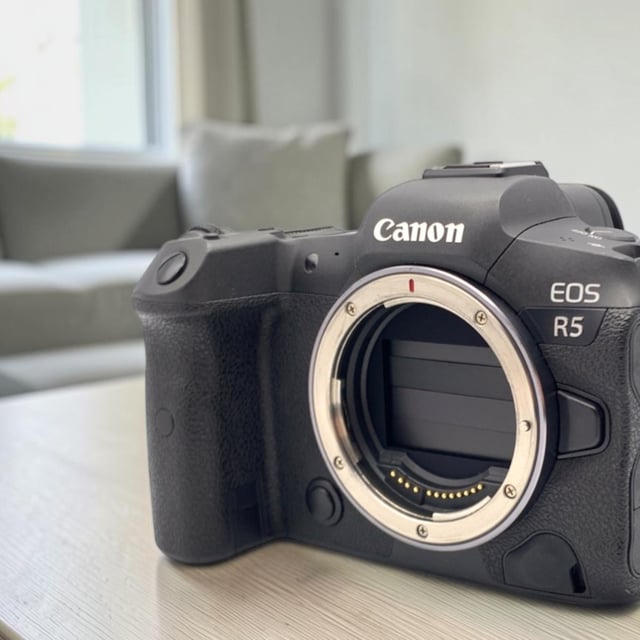 EOS R5 ボディ