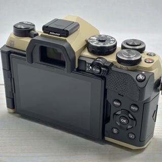 OM-5 Mark II ボディ "サンドベージュ"