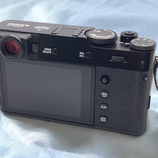 X100V "ブラック"