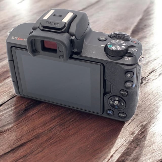 EOS Kiss M ボディ "ブラック"