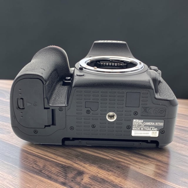 D7500 ボディ
