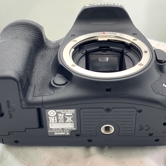EOS 7D Mark II ボディ