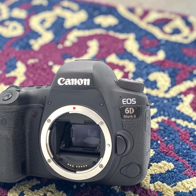 EOS 6D Mark II ボディ