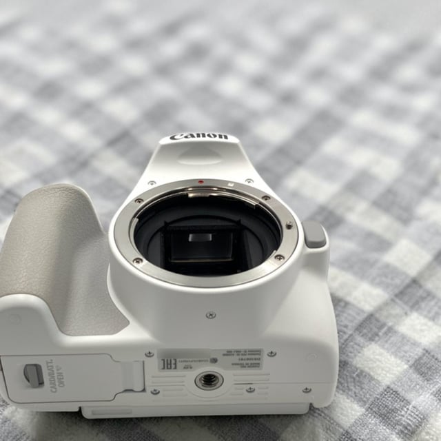 EOS Kiss X10 ボディ