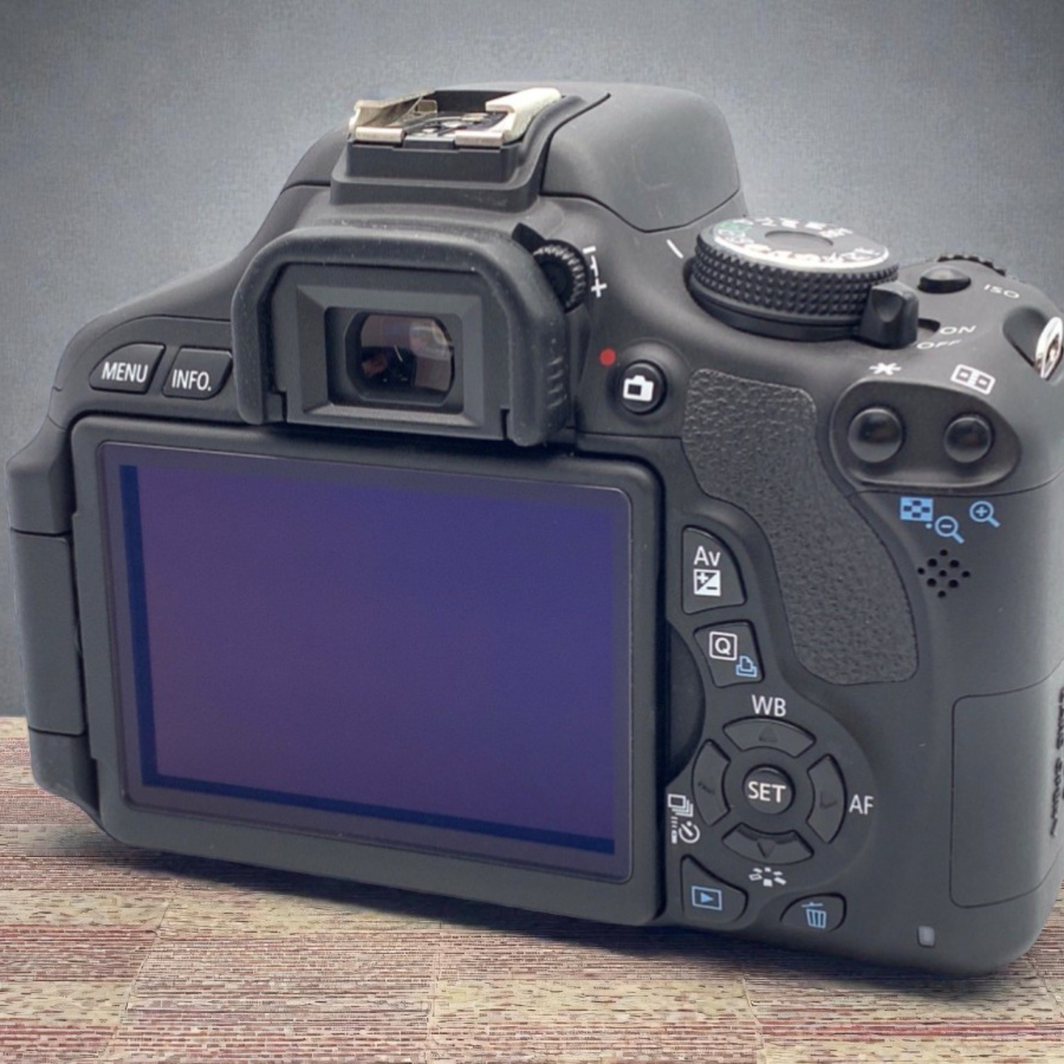 Canon EOS Kiss X5 ボディの中古 (美品)・¥13,440 | みんなのカメラ