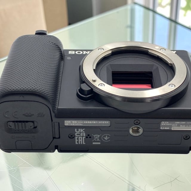 VLOGCAM ZV-E10 ボディ "ブラック"