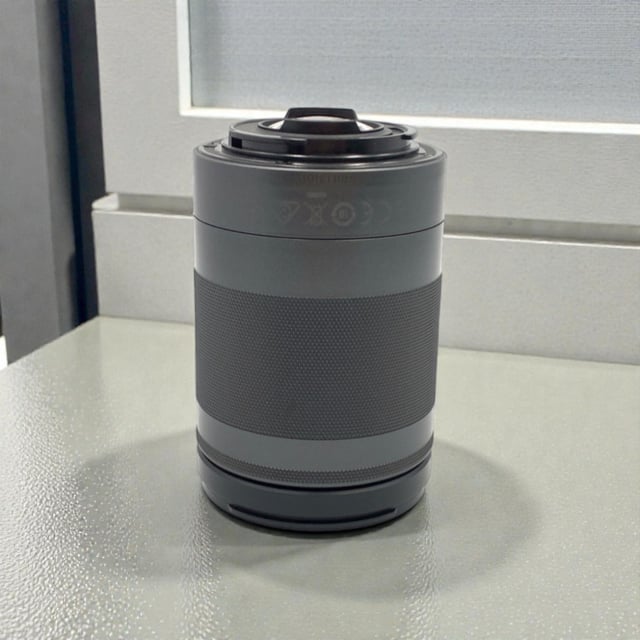 EF-M18-150mm F3.5-6.3 IS STM "グラファイト"