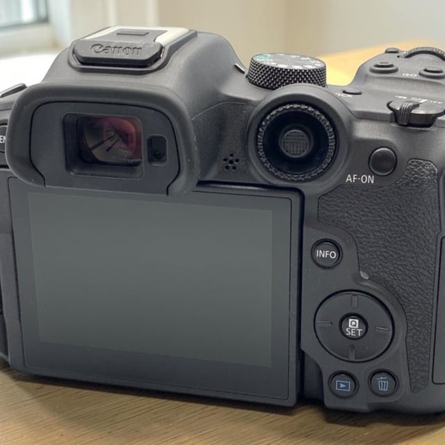 EOS R7 ボディ