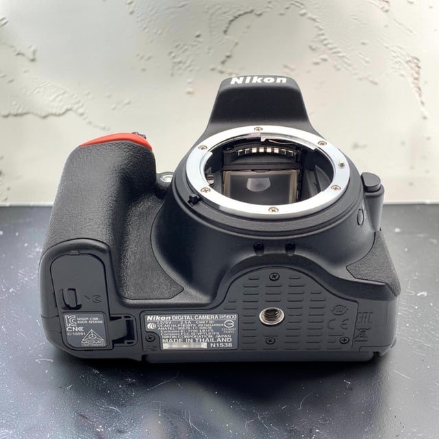 D5600 ボディ