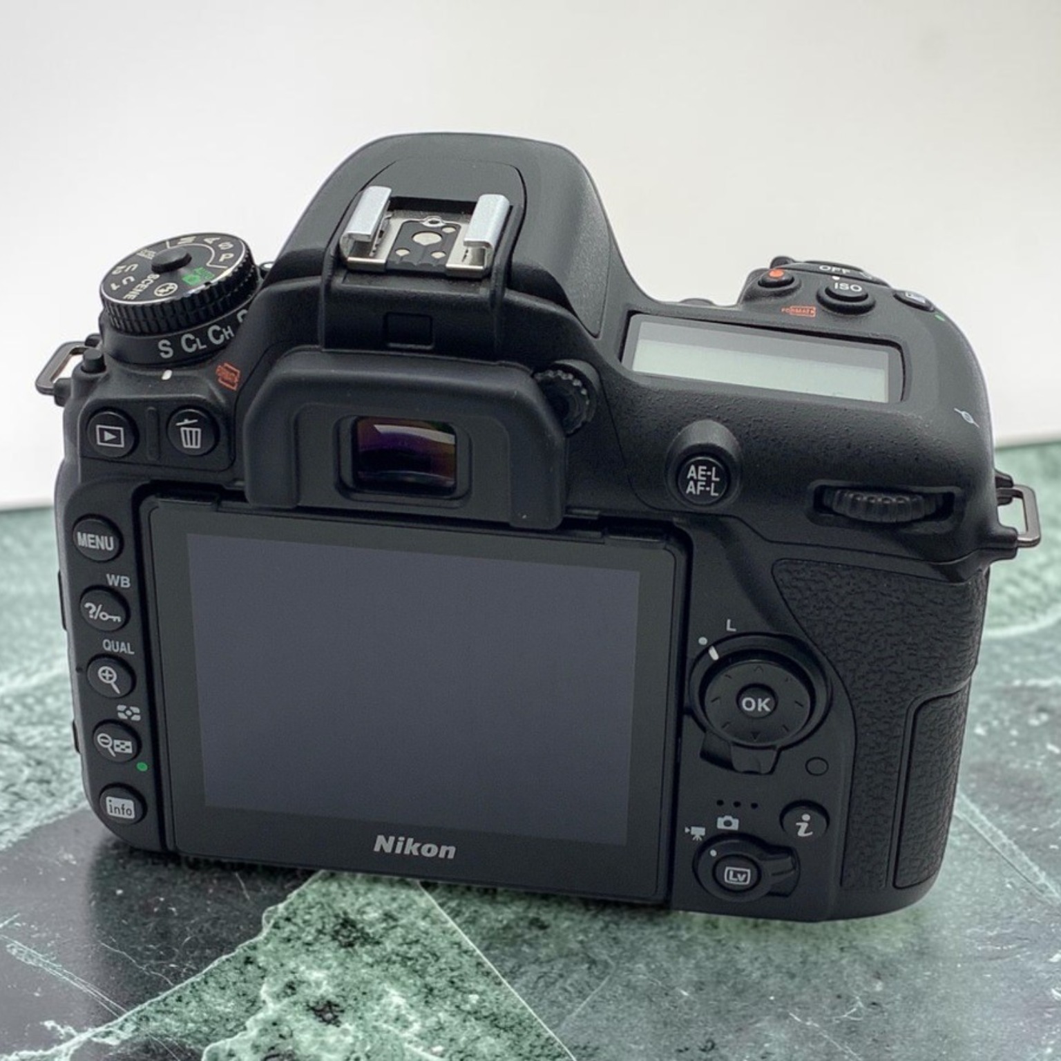 ニコン D7500 ボディの中古 (美品)・¥73,440 by のろみ | みんなのカメラ