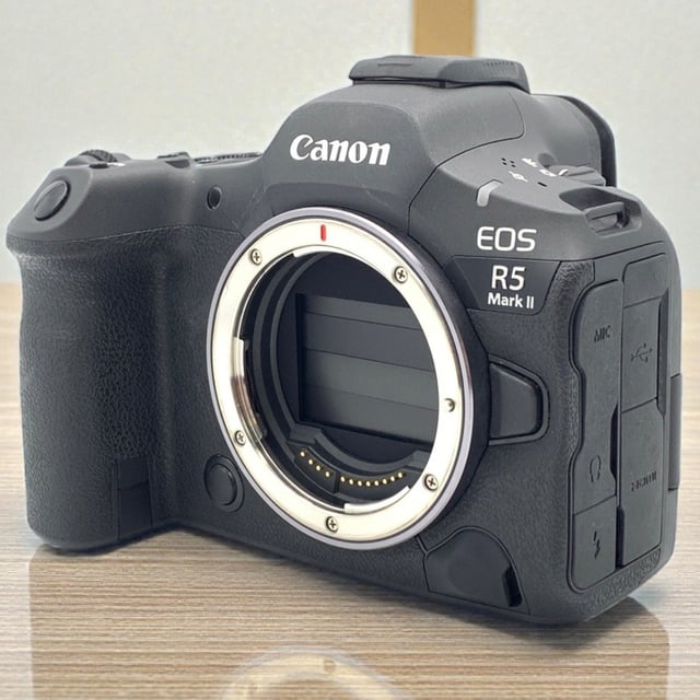 EOS R5 Mark II ボディ