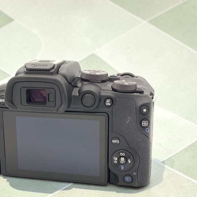 EOS R10 ボディ
