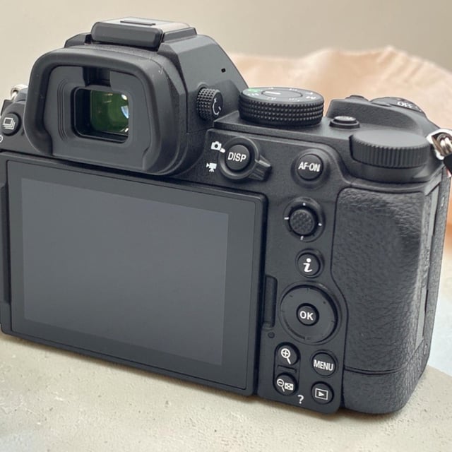 Z5II ボディ