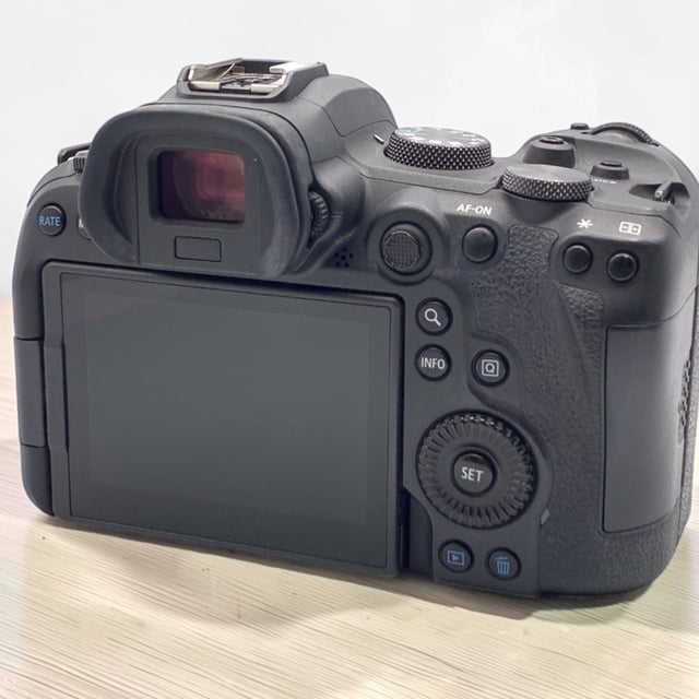 EOS R6 ボディ