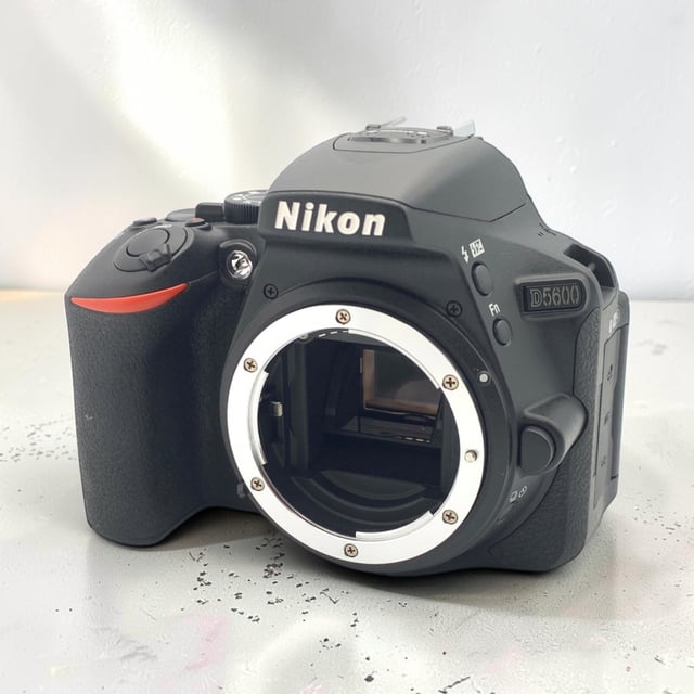 D5600 ボディ
