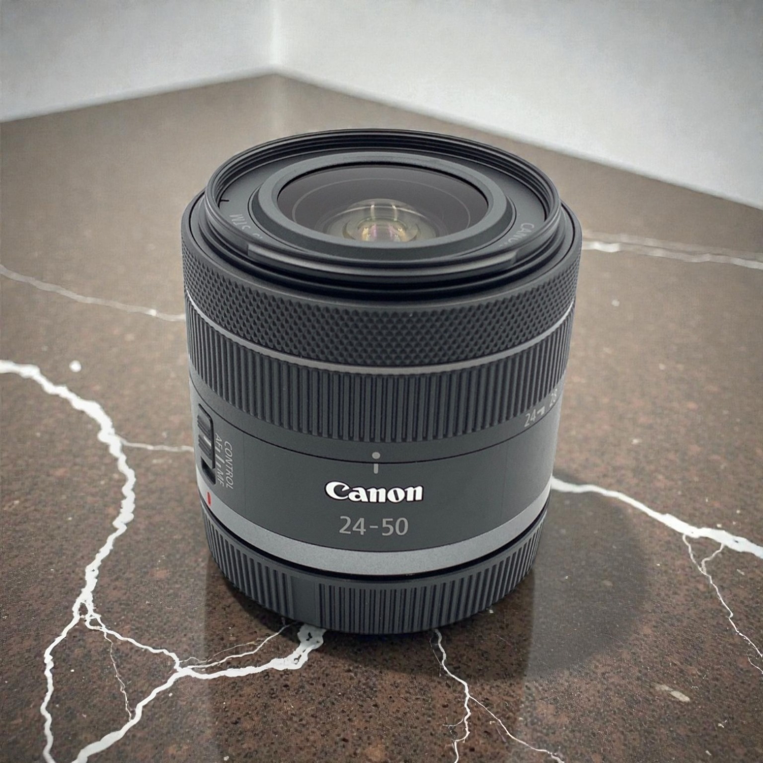 RF 24-50mm F4.5-6.3 IS STMの中古レンズを買うならみんなのカメラ