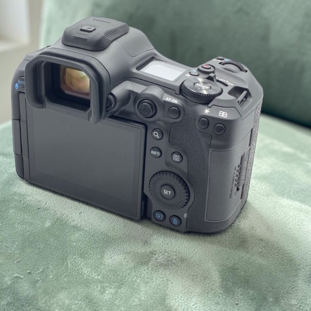 EOS R5 Mark II ボディ