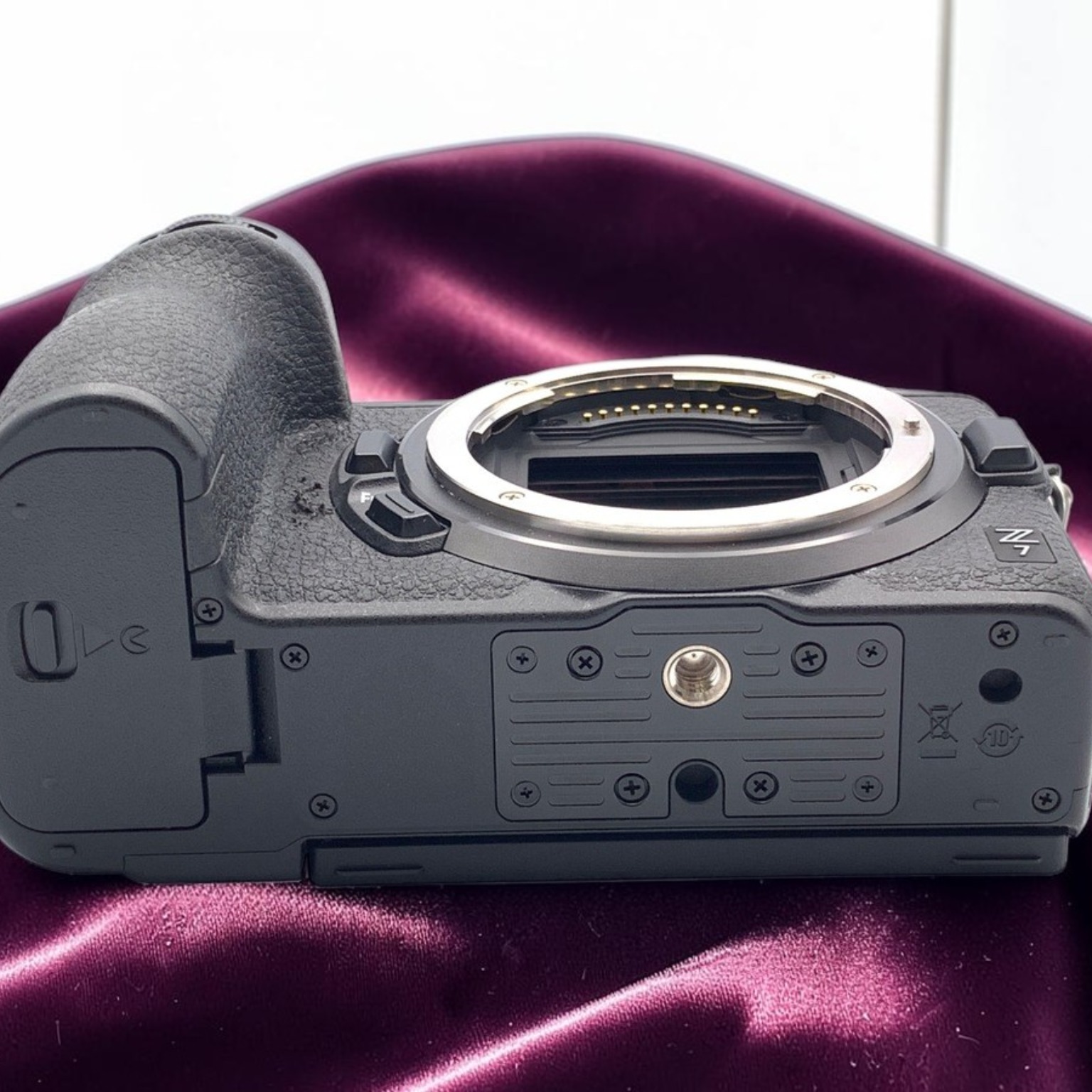 ニコン Z7 ボディの中古 (美品)・¥149,140 by れびの | みんなのカメラ