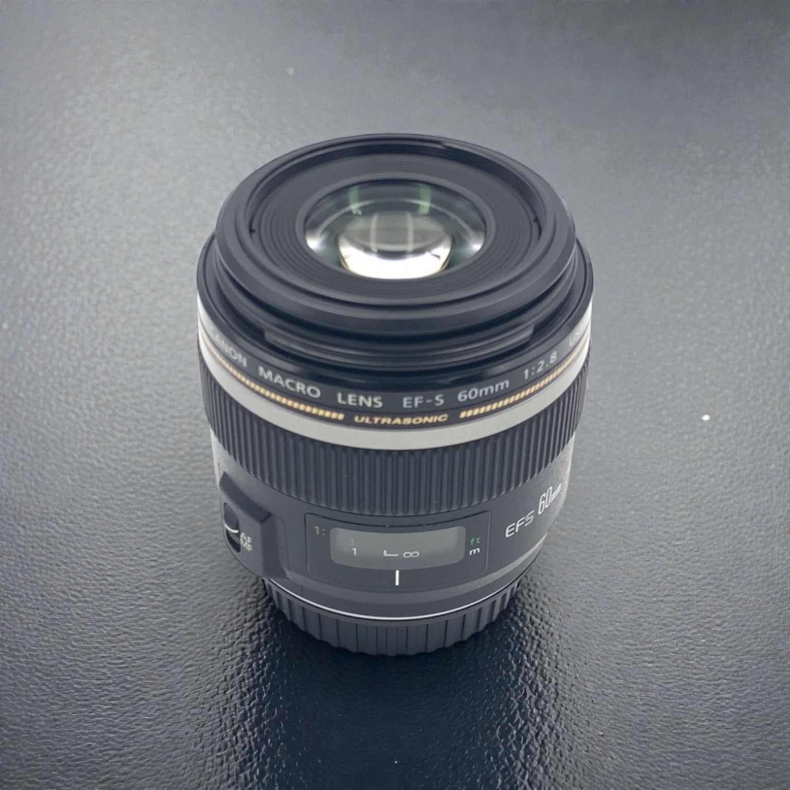 Canon EF-S60mm F2.8 マクロ USMの新品/中古の在庫一覧 | みんなのカメラ