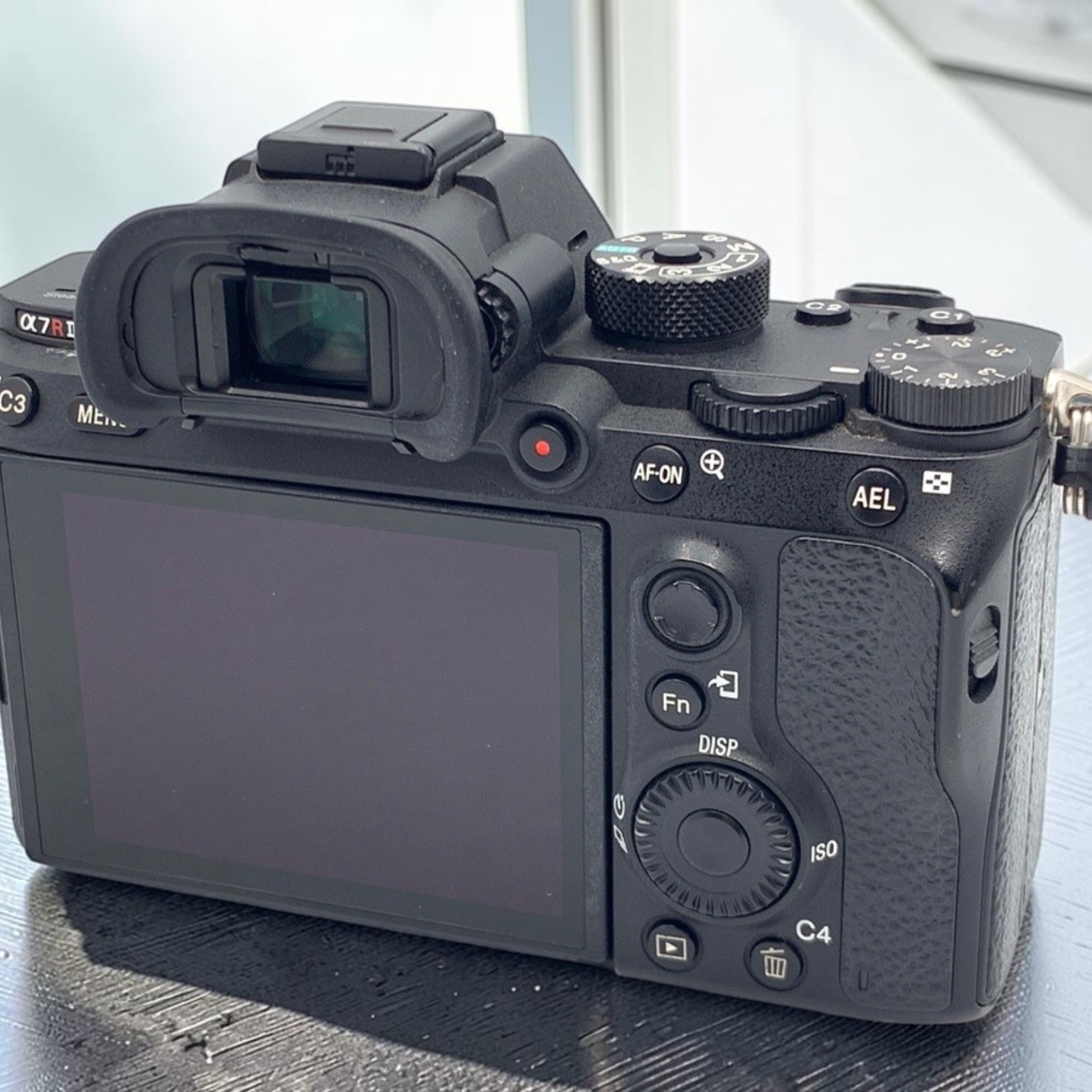 SONY α7R III ILCE-7RM3 ボディの中古 (美品)・¥139,610 by そらい