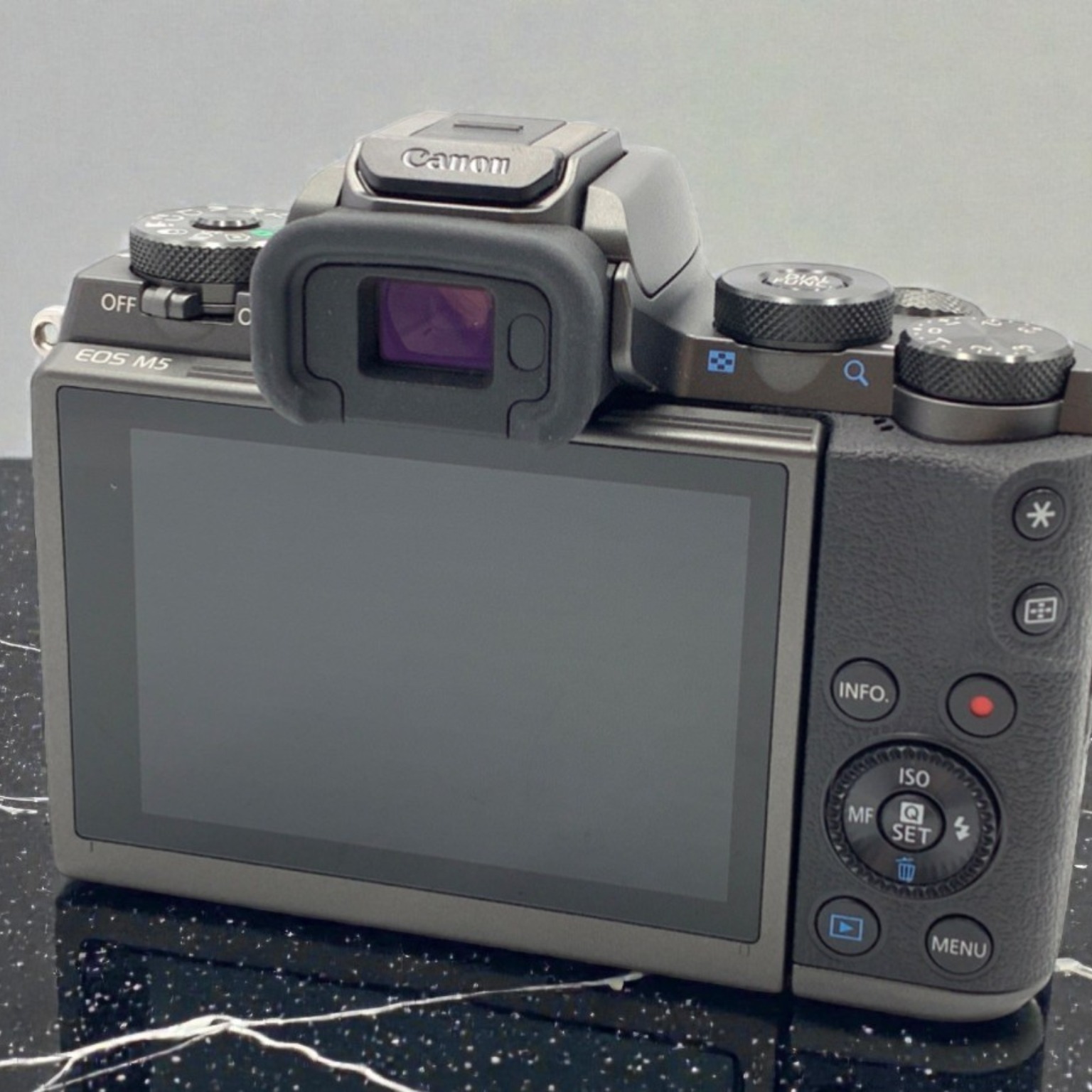 Canon EOS M5 ボディの中古 (美品)・¥45,350 | みんなのカメラ