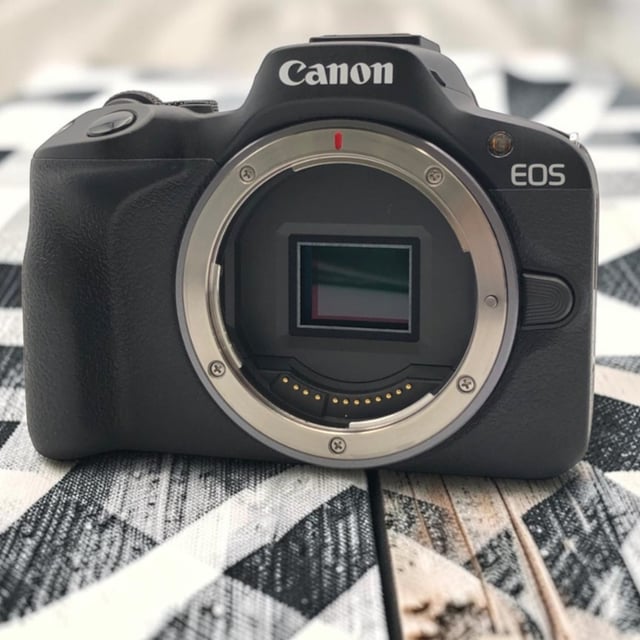 EOS R50 ボディ "ブラック"