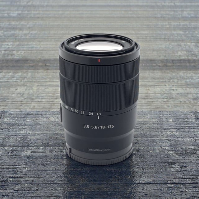 E 18-135mm F3.5-5.6 OSS SEL18135