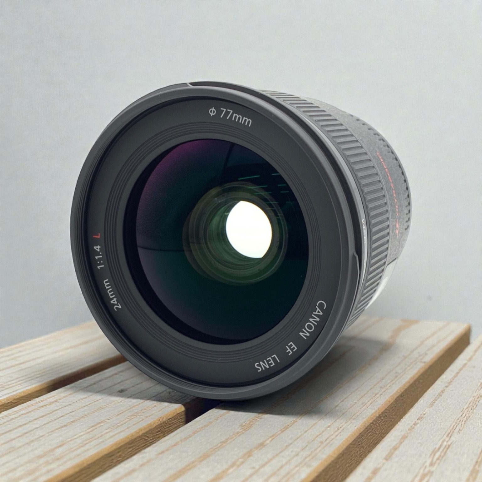 EF 24mm F1.4L II USMの中古レンズを買うならみんなのカメラ 8uVbP39Q6aV4