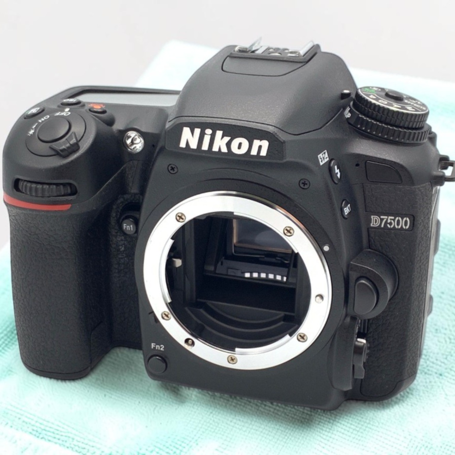 ニコン D500 ボディの新品/中古の在庫一覧 | みんなのカメラ